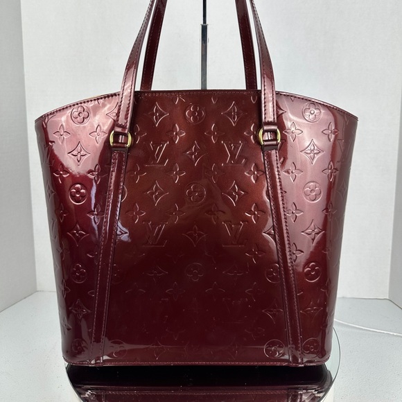 Louis Vuitton Vernis Amarante tote in pristine condition. Posh Authenticated - Picture 5 of 15